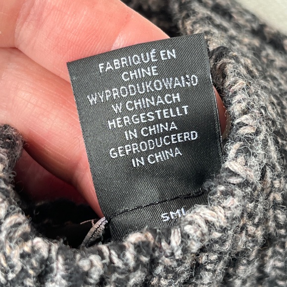 Tahari (S) wool-blend ombré mock neck sweater in grey & black. - Picture 7 of 16